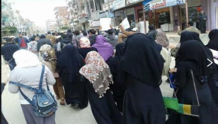 مسيرة حاشدة بالقنطرة غرب فى ختام "حاميها حراميها"