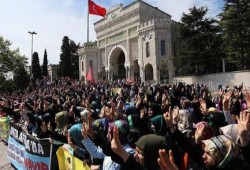 مدن تركية تتظاهر ضد أحكام الإعدام في مصر