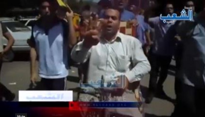 بالفيديو.. قعيد يعليها مدوية بمسيرة مناهضة للعسكر: "لن تركع أمة قائدها محمد"