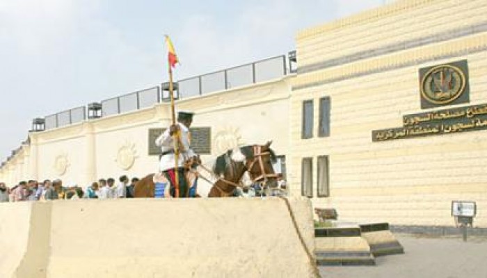 منظمة حقوقية: السجون المصرية أسوأ مما كان في أبو غريب