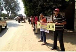 سلاسل بشرية بالشرقية احتجاجا على الانقلاب