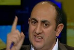 خالد على يهاجم قائد الانقلاب ويصفة بمرشح الثورة المضادة