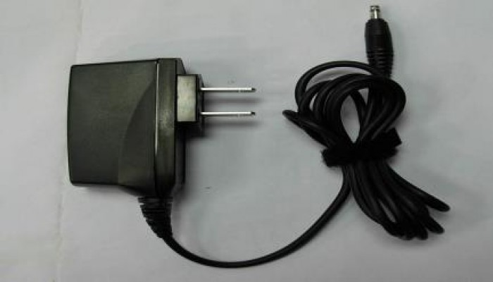 آخر الحجج .. الكهرباء لـ(المواطنين) : افصلوا شواحن الهواتف لتقليل الأحمال !