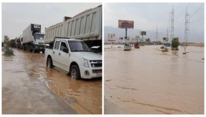 مياه الأمطار تتسبب في قطع طريق العين السخنة