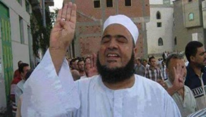 الانقلاب.. يتهم شيخ كفيف بالقنص في رابعة