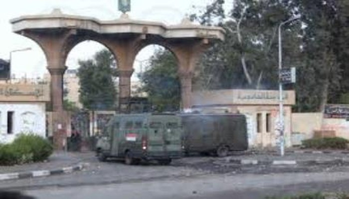 بدء امتحانات جامعة الازهر وسط تواجد مكثف لقوات أمن الانقلاب داخل الجامعة