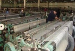 استقالة رئيس مجلس إدارة الشركة القابضة للغزل والنسيخ بعد احتجاجات ضده منذ شهرين