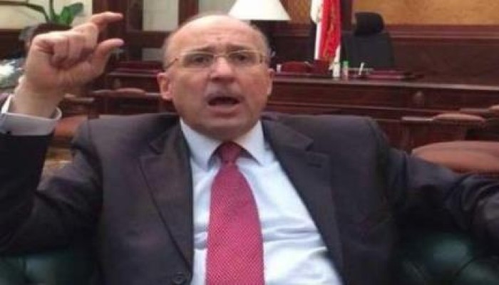 فقر الانقلاب يهبط علي مصر : نقص حاد بالأدوية بالمستشفيات..وتلميح بزيادة الأسعار