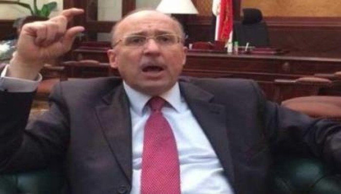فقر الانقلاب يهبط علي مصر : نقص حاد بالأدوية بالمستشفيات..وتلميح بزيادة الأسعار