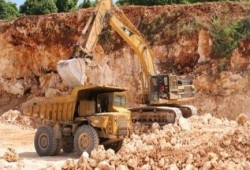 البحيرة.. محافظ البحيرة الانقلابى يتسبب فى اضراب لعمال المحاجر الصحراوية بالبحيرة