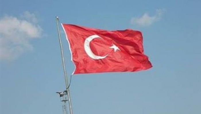 سفارة تركيا بالقاهرة تنكس علم بلادها حدادا على ضحايا منجم "سوما"