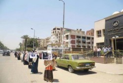 وقفة لنساء ضد الانقلاب أمام المجلس القومي للمرأة في ذكرى مرور 9 أشهر على مذبحة رابعة