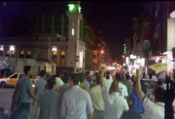 ثوار الإسماعيلية يحرقون لافتات السفاح السيسى