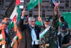 شباب وأطفال في ‫ ‏غزة‬ يحيون ذكرى "النكبة " بالعدو 5 كم