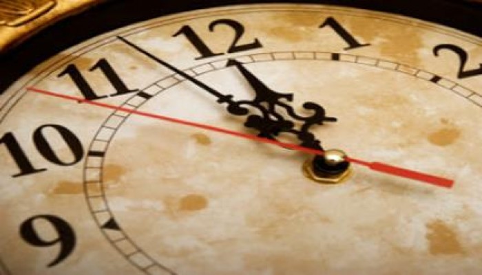 المصريون يغيرون توقيتهم 3 مرات خلال 73 يوما