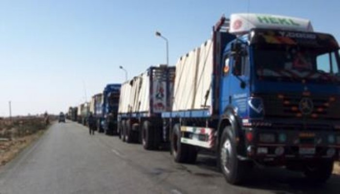 احتجاز 100 شاحنة مصرية بسائقيها بمنطقة اجدابيا الليبية