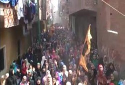 حشود مهولة من أهالي الكوم الاحمر بالجيزة باطلاق سراح 25 من ثوارها "قاطع رئاسة الم"