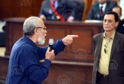 أحمد عبد العزيز يكتب : مرشدو اﻹخوان قناديل وكواكب ونجوم في ظلام الفتن