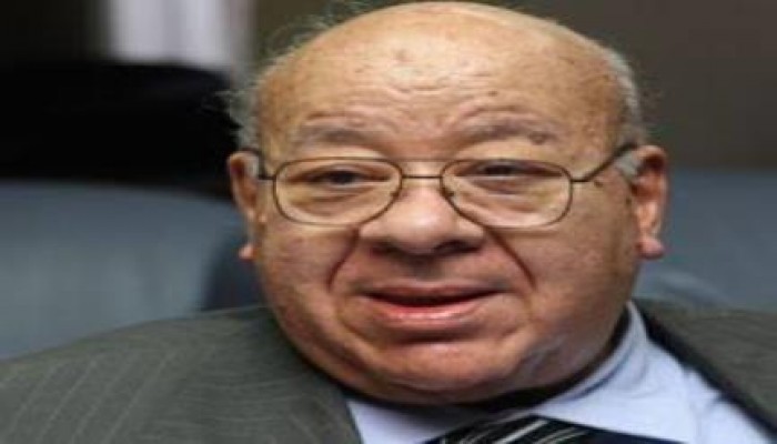 السفير " إبراهيم يسري " يطلق حملة خليك بالبيت لمقاطعة مسرحية الرئاسة