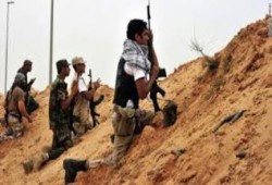 80 أسرة مصرية  يفرون من نيران معارك ليبيا