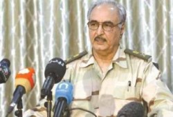 حفتر يرتدي ثوب السيسي ويقول: سأترشح إذا طلب الشعب الليبي