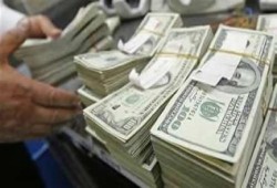 محللون يتوقعون ارتفاع سعر الدولار إلى 8 جنيهات