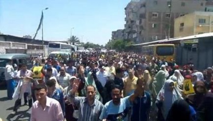 حشود شعب الإسكندرية تبدأ في الانتفاض ضد العسكر في جمعة "قاطع رئاسة الدم"