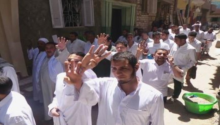 مسيرة بالملابس البيضاء في بني سويف تضامنا مع المعتقلين