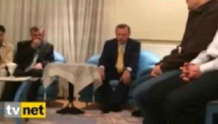 أردوغان يتلو القرآن ويدعو بالعربية في عزاء شهيد مرمرة .. فيديو