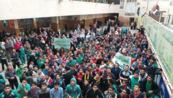 طلاب المدينة المنورة بالاسكندرية لايهمتمون بقرار السلطات الانقلابية الخاص برسوبهم
