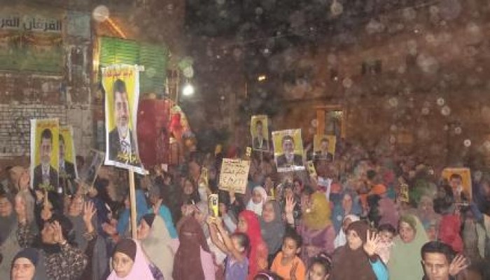 بني سويف: مسيرة ليلية لأهالى الميمون يحتفلون بنجاح مقاطعتهم إنتخابات رئاسة الدم (صور)