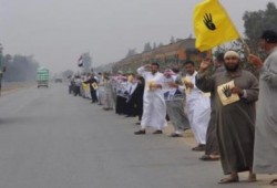 سلاسل بشرية صباحية بكفر صقر للدعوة لمقاطعة رئاسة الدم