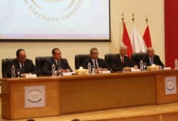 "اللجنة العليا" تلغى انتخابات الرئاسة وتعيد إجراءها بعد شهر