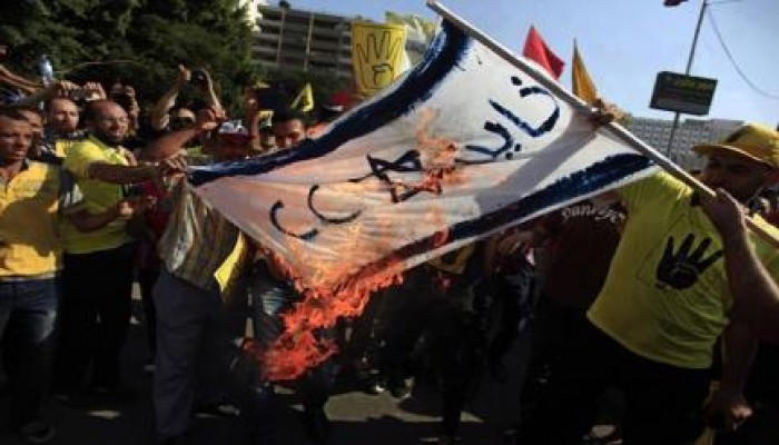 نخب صهيونية تنصح نتنياهو بعدم الرهان على عهد السيسي والتحوط لسيناريوهات مستقبلية أكثر سوءا