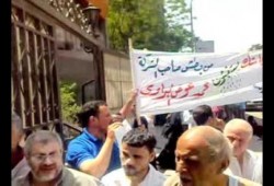 عمال شركة البلاستيك يطالبون المالك الجديد بحقوقهم السابقة