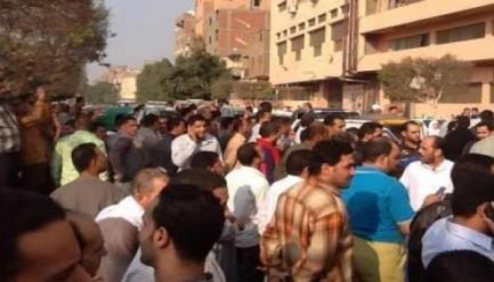 "كريستال عصفور" يهدد بفصل 30 قيادة عمالية لفض الإضراب