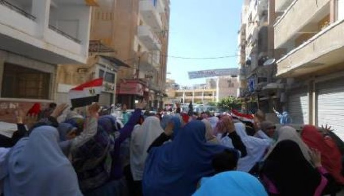 "نساء دمنهور" تتظّاهر رفضًا لحكم العسكر