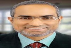 بالفيديو   مشاعر فياضة على ورق كرتون .. رسالة الدكتور  حلمي الجزار إلى ابنه عمرو