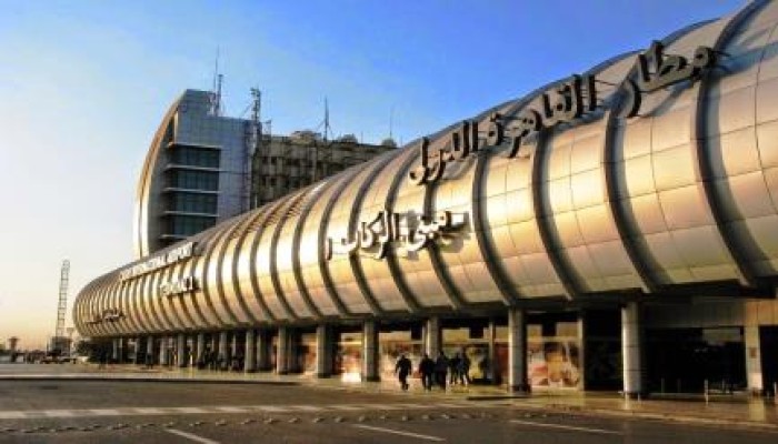 الانقلاب يتسول .. تحصيل 25 دولار من كل راكب بمطار القاهرة الجوي