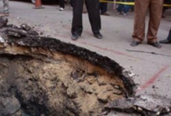 هبوط أرضى مفاجئ بطريق «بهتيم – شبرا الخيمة»