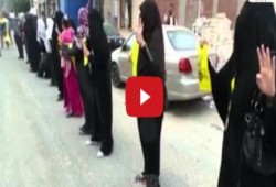 بالفيديو :  سلسلة بشرية بمرسى مطروح اعتراضا على تنصيب السيسي رئيسًا