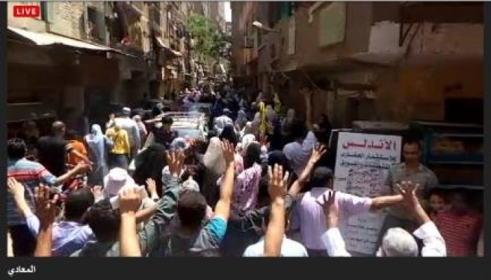 ثوار المعادي ينتفضون الان ضد الانقلاب العسكري الدموي في بداية اسبوع "العسكر فاكرينها تكية"