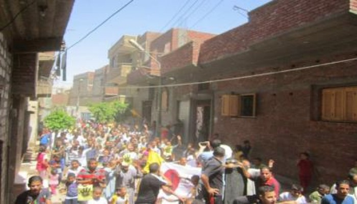 حشود قرية قلوصنا بالمنيا تنتفض ضد الانقلاب في جمعة "العسكر فاكرينها تكية"