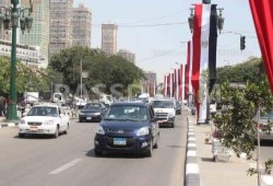 بالصور:يطالبون الشعب بالتقشف ويصرفون الملايين لتنصيب قائد الانقلاب