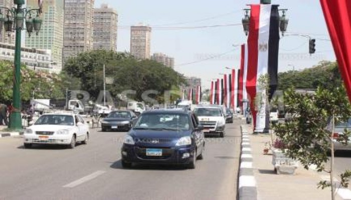 بالصور:يطالبون الشعب بالتقشف ويصرفون الملايين لتنصيب قائد الانقلاب