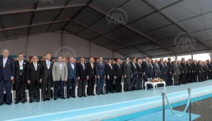 تركيا : بالصور.. أردوغان يضع حجر أساس "أكبر مطار في العالم" .. ولاينسى شارة رابعة