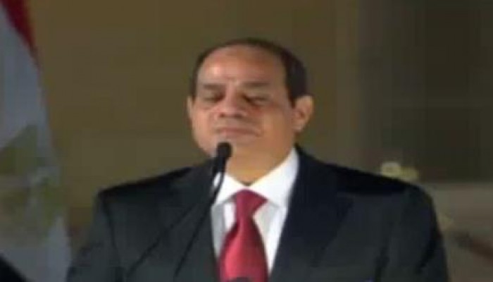 بالفيديو : قائد الانقلاب لأهالى الشهداء انا بقيت رئيس جمهورية على دماء ابنائكم