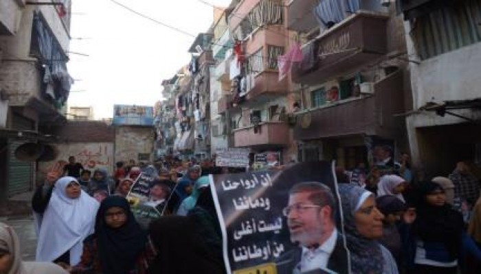 بالصور : تزامنا مع خطاب قائد الانقلاب منطقة الرمل بالاسكندرية تعلنها مدوية.. #مرسي_رئيسي