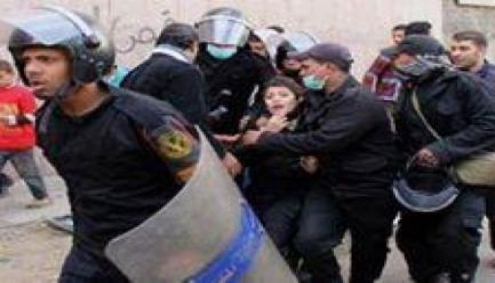 أطفال "كوم الدكة" يواصلون إضرابهم ويطالبون بوقف الانتهاكات