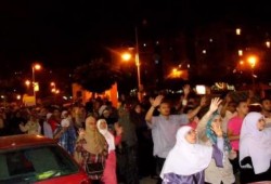 "جنود العـ**" .. ضرب اربع فتيات في مسيرة العوايد المسائية  - الإسكندرية - ضد الانقلاب